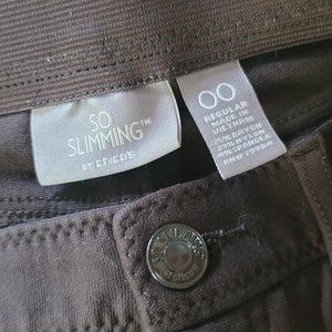 Chicos So slimming Getaway Pants sz 00 Regular length- Chocolate Brown